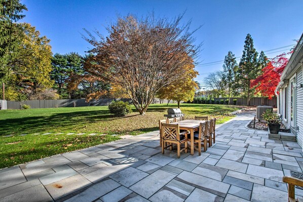 Wayne Vacation Rental | 3BR | 2BA | 1,300 Sq Ft | 2 Steps Required