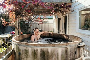 Bain à remous extérieur