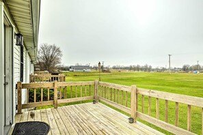 Private Deck | Backyard