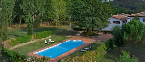 Piscina casa vacanze