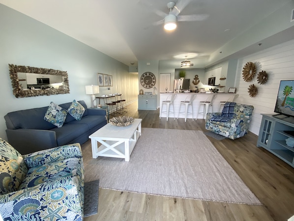 Welcome to Shores of Panama 1925 "Sunset Shores"
This freshly renovated 1 bedroom/2 bath + bunks is exactly what your looking for on your next vacation!