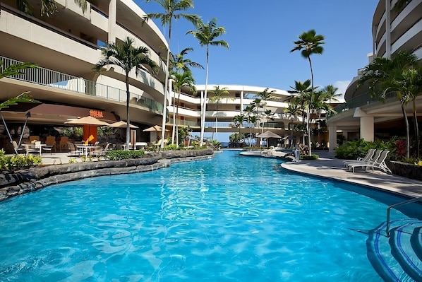 Beautiful and large swimming pool, family fun!