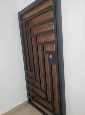 Entrance to the apt