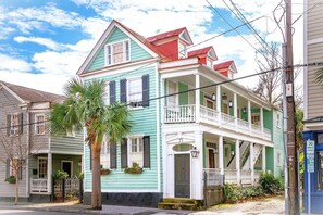 Luxury Accommodations in the Heart of Charleston