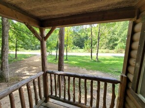 Acorn Cottage - Front Porch View