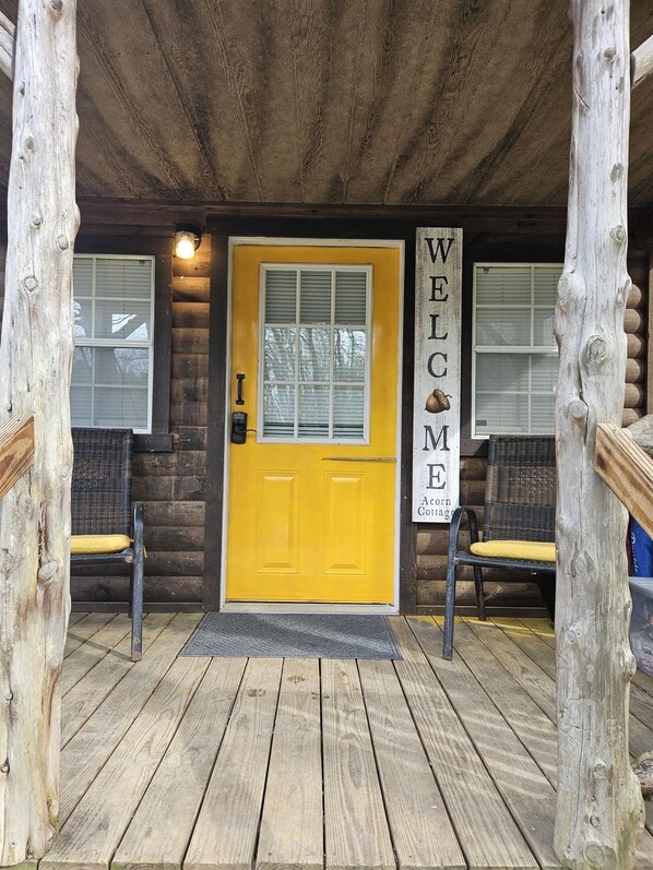 Acorn Cottage - Front Door