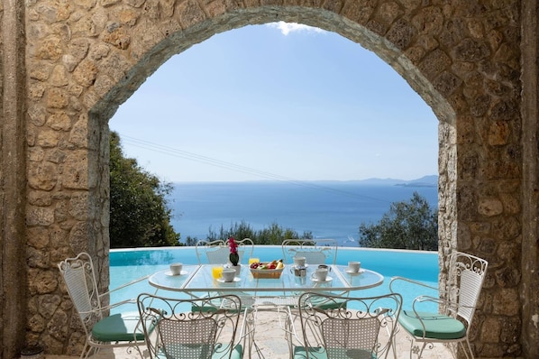 Villa Astarti image