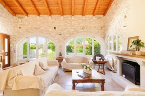 Villa Barbaro image