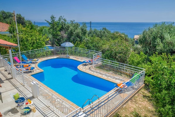 Villa Kiki image