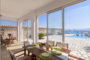 Villa Petrosa image