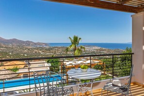 Villa Desire image