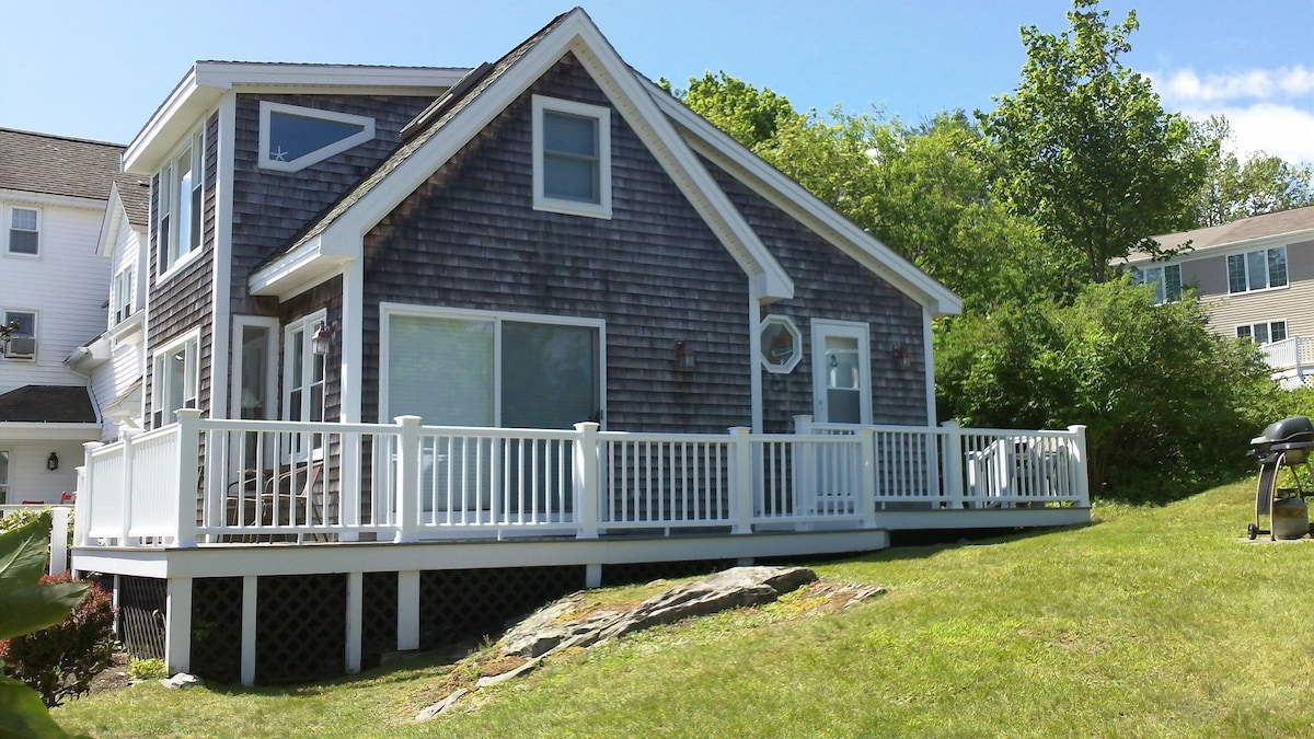 Perkins Cove Gem – Q934 Ocean view home with one bedroom loft in the heart of Perkins Cove