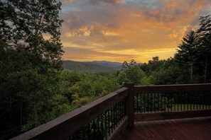 3 Peaks - Stunning Sunset