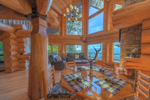 Saddle Lodge - Open Concept Dining Area