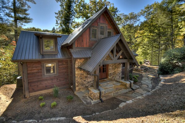 Creekside Bend- Front exterior