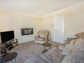 Living room | Sea View - Steyne Apartments, Bognor Regis