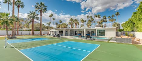 Palm Springs Vacation Rental | 3BR | 3.5BA | 3,000 Sq Ft | Step-Free Access