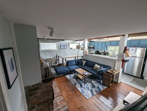 Living room& Kitchen bar