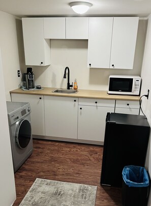 New Kitchenette with everything you need!