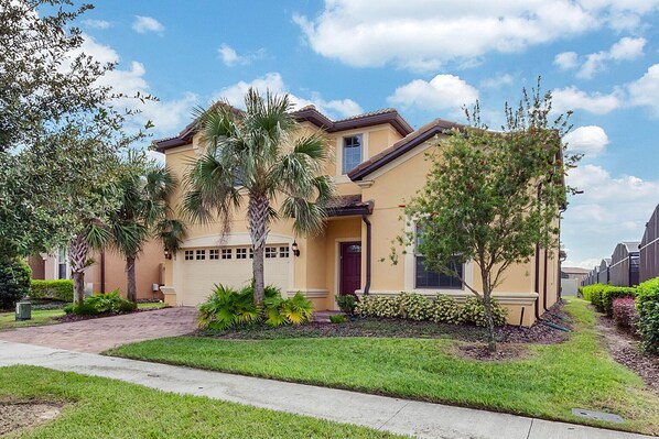 New 8br/6ba Luxury pool Villa