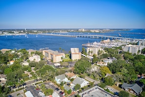 Manatee River, Twin Dolphin Marina, Pier 22 Restaurat, Riverwalk 2 blocks away
