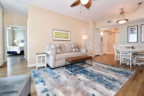 The Palms of Destin 11116 - Living and Dining Area