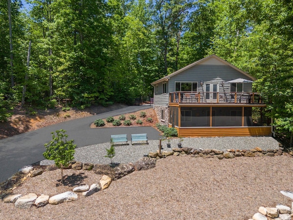 Welcome to Lakeshore View Cottage!