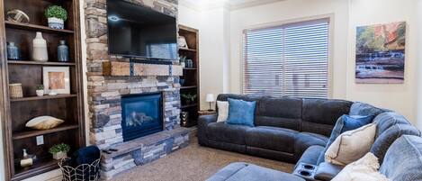 Living Area w/ Gas Fireplace