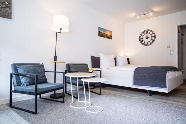 Wohn-/ Schlafzimmer