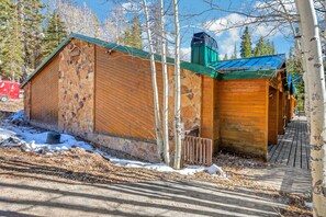 Nature, Building, Outdoors, Shelter, Countryside