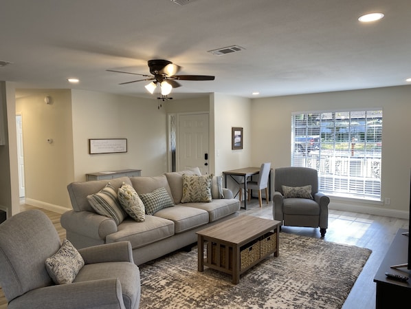 Spacious living room