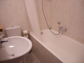 Ensuite bathroom 