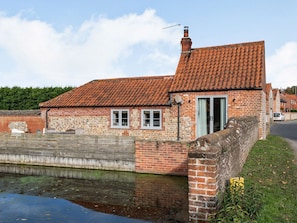 Exterior | River View, Gimingham