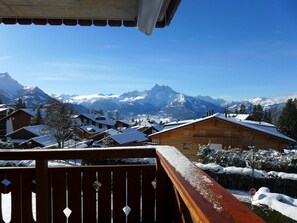 Ciel, Montagne, Neige, Bâtiment, Jour, Propriété, Bois, Pente, Architecture, Gelé