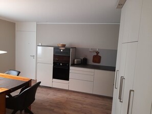 Cabinetry, Meubles, Bâtiment, Bois, Tiroir, Cuisine, Sol, Sol, Comptoir