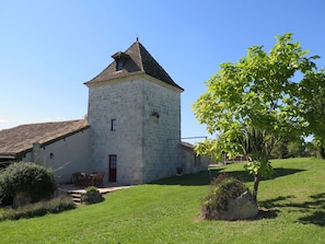 Ciel, Plante, Bâtiment, Lot Terre, Arbre, Herbe, Paysage Naturel, Zone Rurale, Chalet, Maison