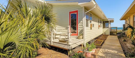 Topsail Beach Vacation Rental | 3BR | 2BA | Entry Stairs Required | 1,200 Sq Ft