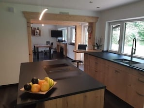 Ferienwohnung 120 qm, Terrasse, 3 Schlafzimmer, Wohnzimmer, Küche, max. 6 Pers.-Küche