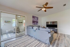 Living Room & Sunroom Entrance