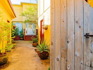 Moonlight Beach Villa and Studio Entrance