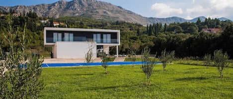 Croatia luxury villa Mlini Quiet Land for rent and vacation with private pool and concierge service near Dubrovnik