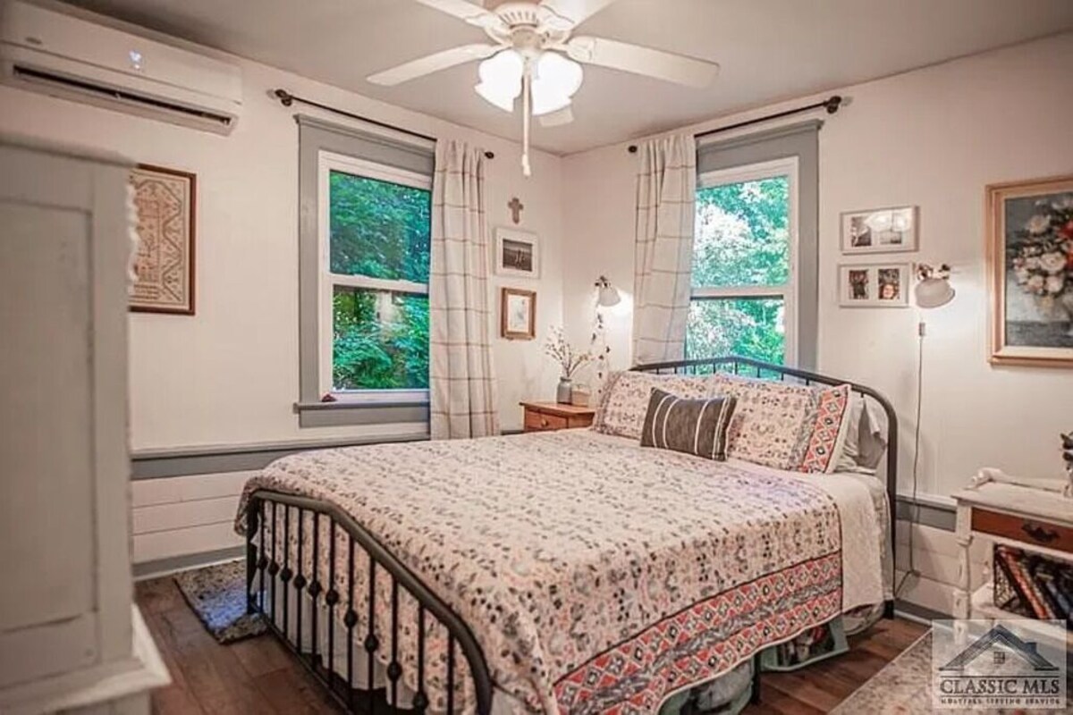 Five Points Escape, Walk to UGA, Dining, Nightlife