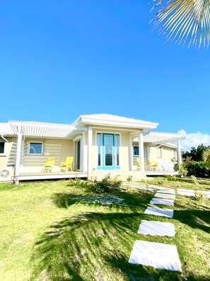 Front entrance to Outer Reef