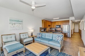 Beach Club 103A - Living room