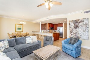 Beach Club 402 - Living Room