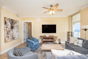 Beach Club 402 - Living Room