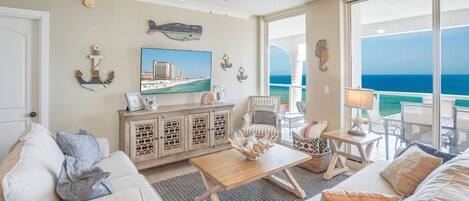 Beach Club 504 - Living room