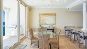 Beach Club 1604 - Dining room
