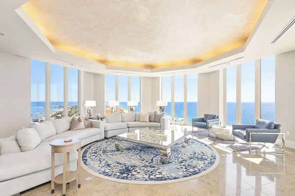 Beach Club 1901 - Living Room