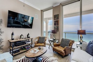 Beach Club 2004 - Living room